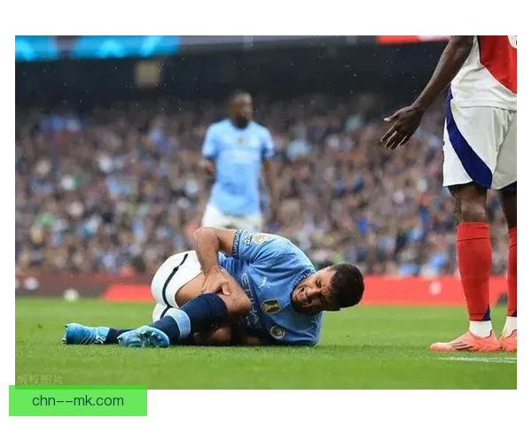 斯通斯在曼城继续客串后腰展现关键作用赢得关注